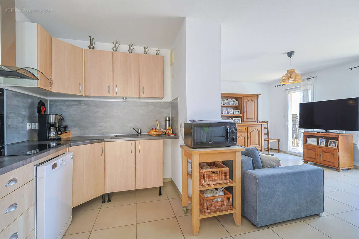 Appartement à SOLLIES-PONT