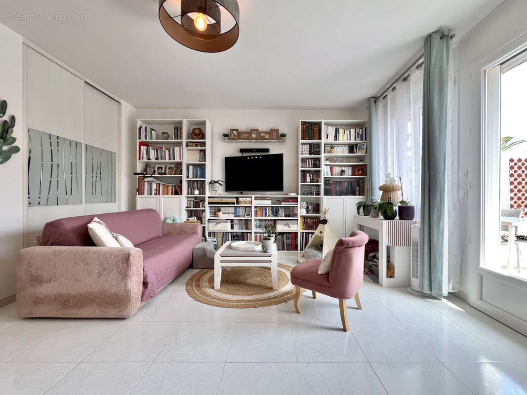 Appartement à LES ISSAMBRES