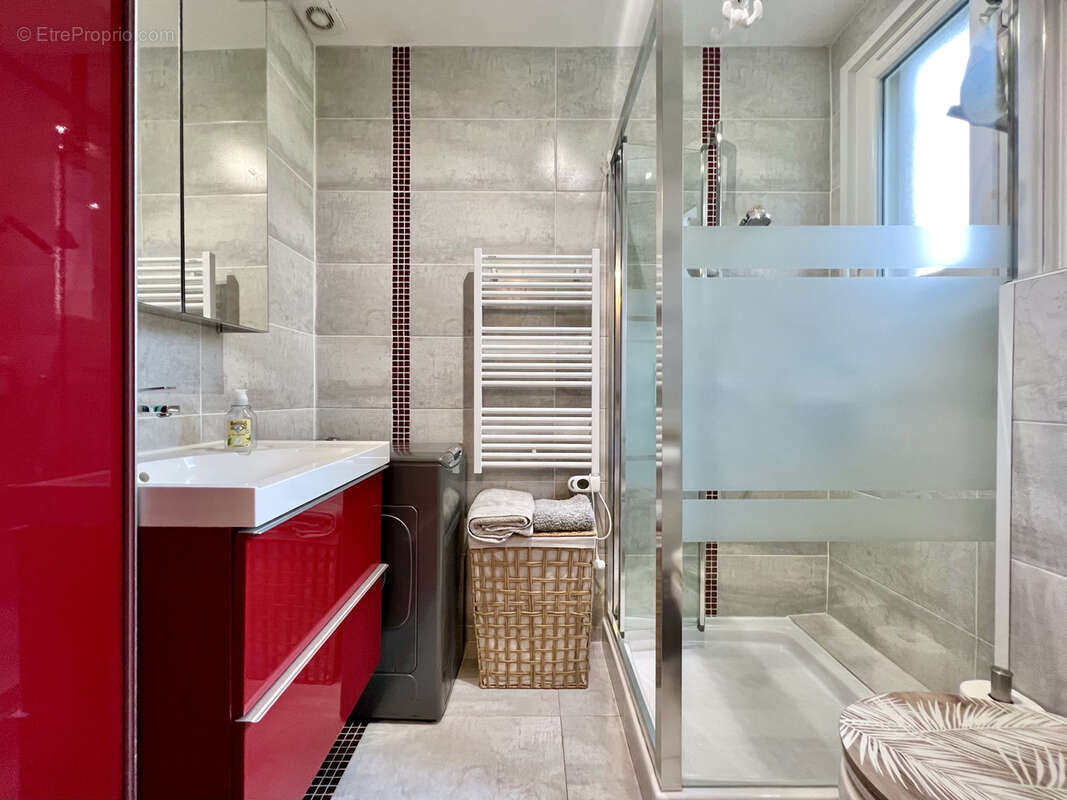 Appartement à LES ISSAMBRES