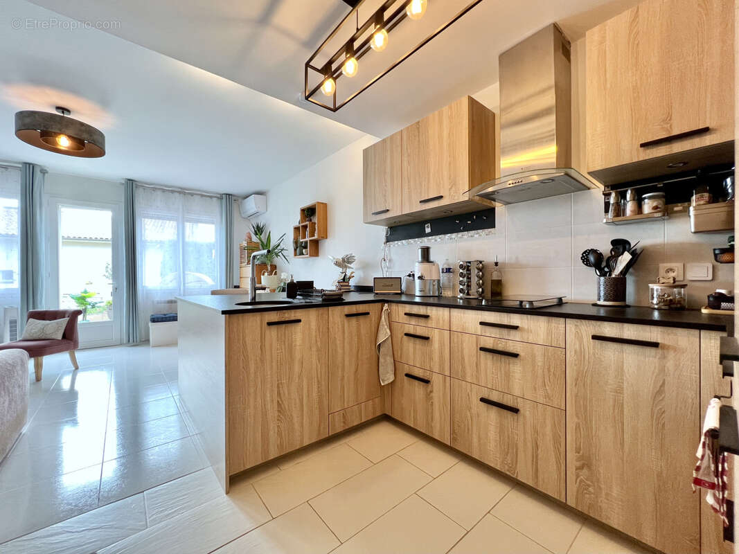 Appartement à LES ISSAMBRES