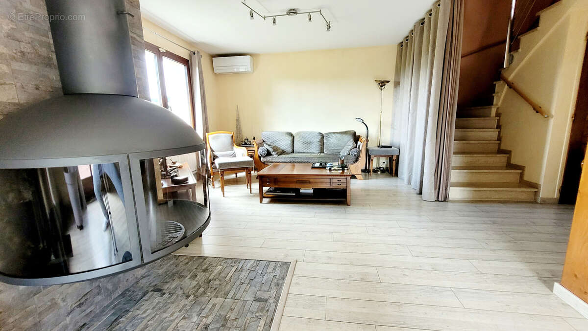 Maison à SAINT-OFFENGE-DESSOUS