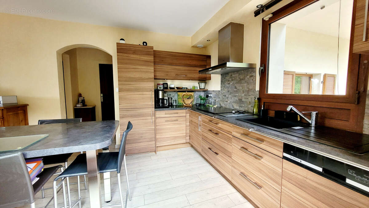 Maison à SAINT-OFFENGE-DESSOUS