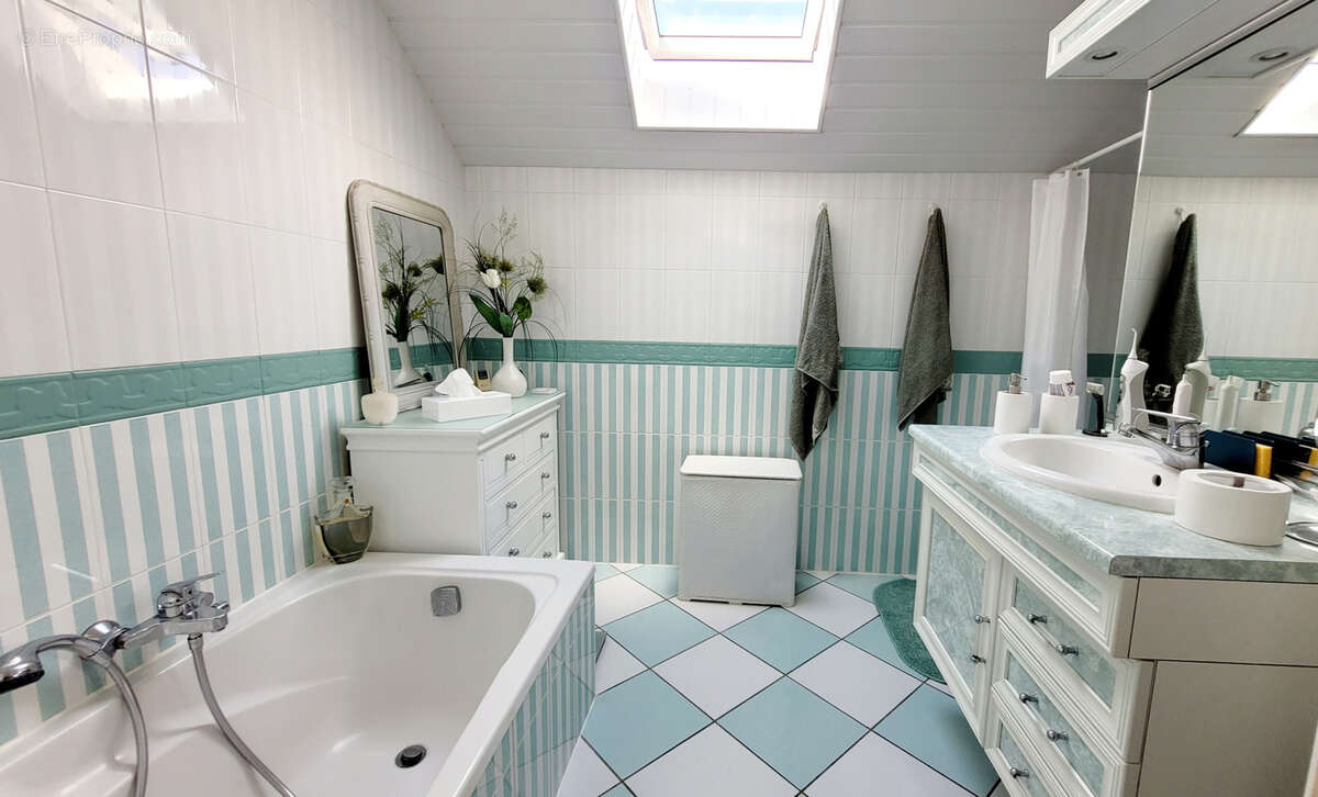 Maison à SAINT-OFFENGE-DESSOUS