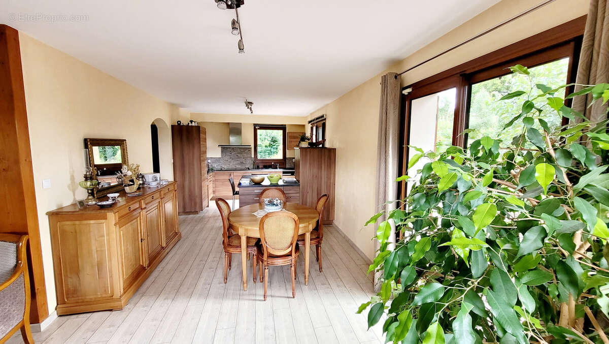 Maison à SAINT-OFFENGE-DESSOUS