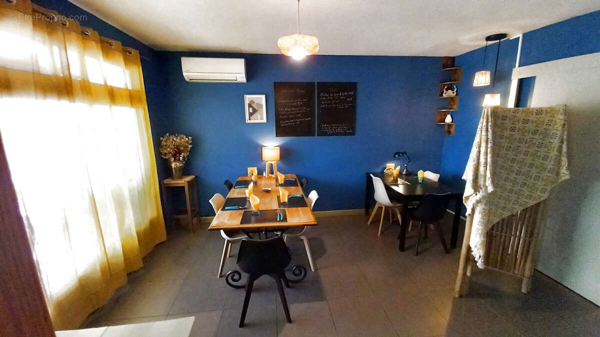 Commerce à LE POUJOL-SUR-ORB