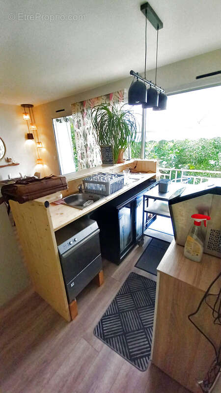 Commerce à LE POUJOL-SUR-ORB