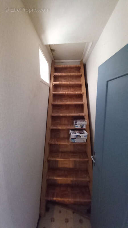 Commerce à LE POUJOL-SUR-ORB