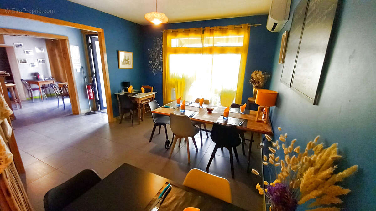 Commerce à LE POUJOL-SUR-ORB