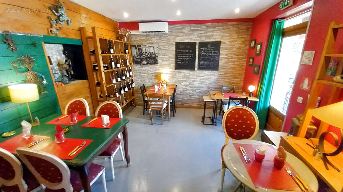 Commerce à LE POUJOL-SUR-ORB