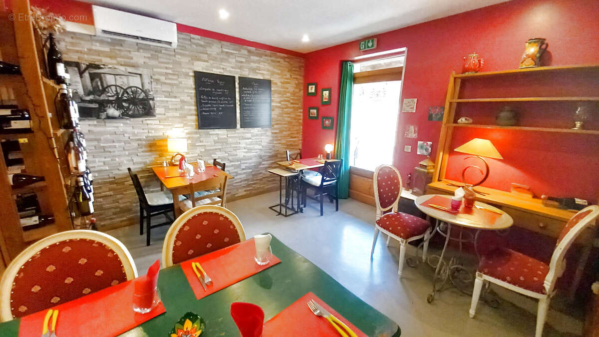 Commerce à LE POUJOL-SUR-ORB