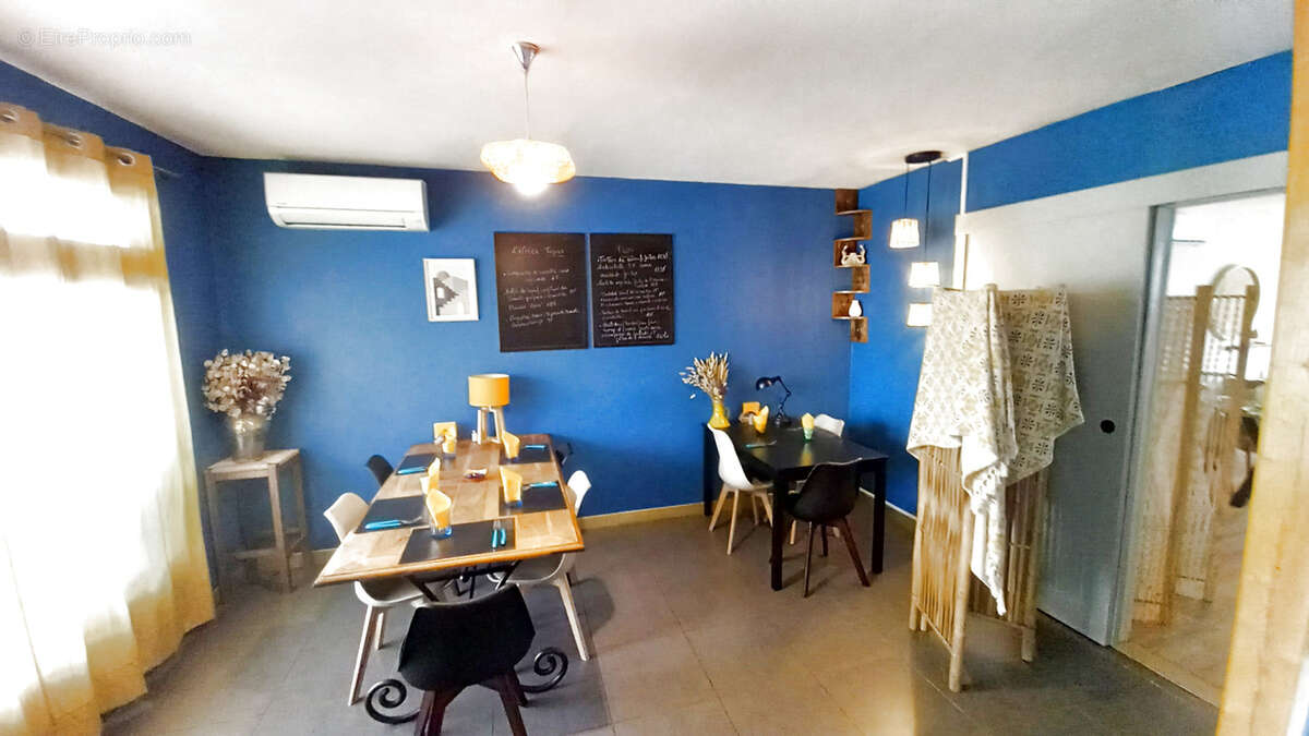 Commerce à LE POUJOL-SUR-ORB