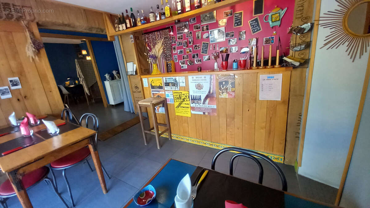 Commerce à LE POUJOL-SUR-ORB