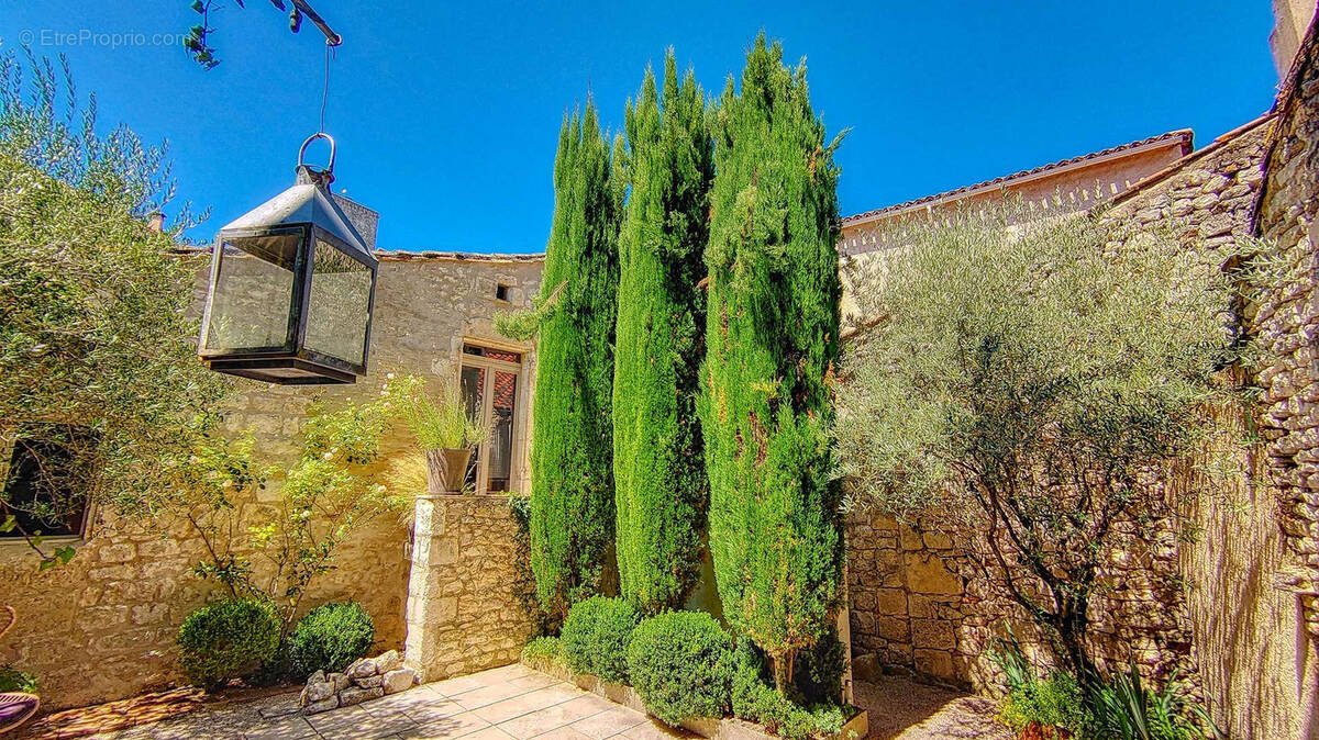 Maison à BAGAT-EN-QUERCY