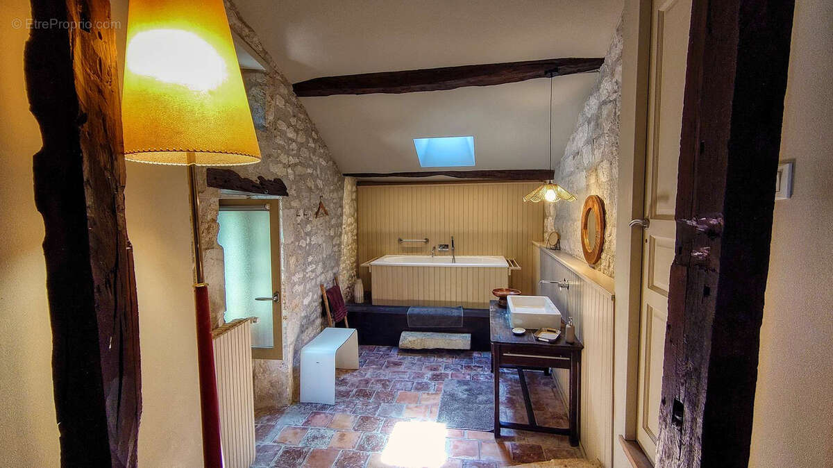 Maison à BAGAT-EN-QUERCY