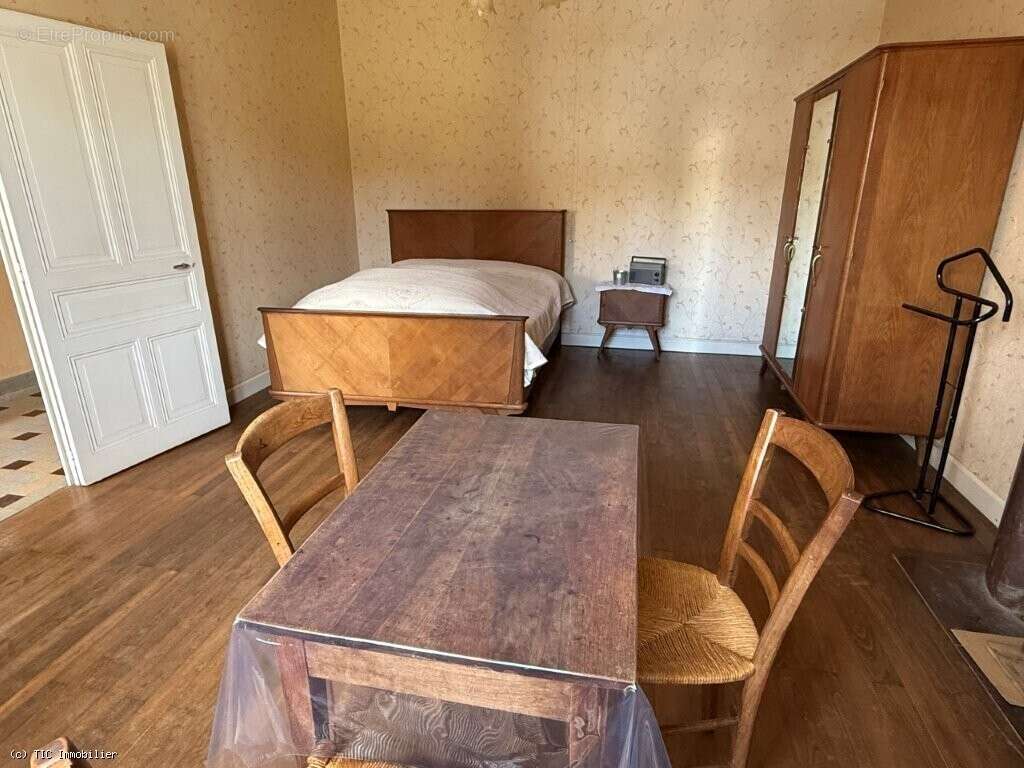 Maison à SAUZE-VAUSSAIS