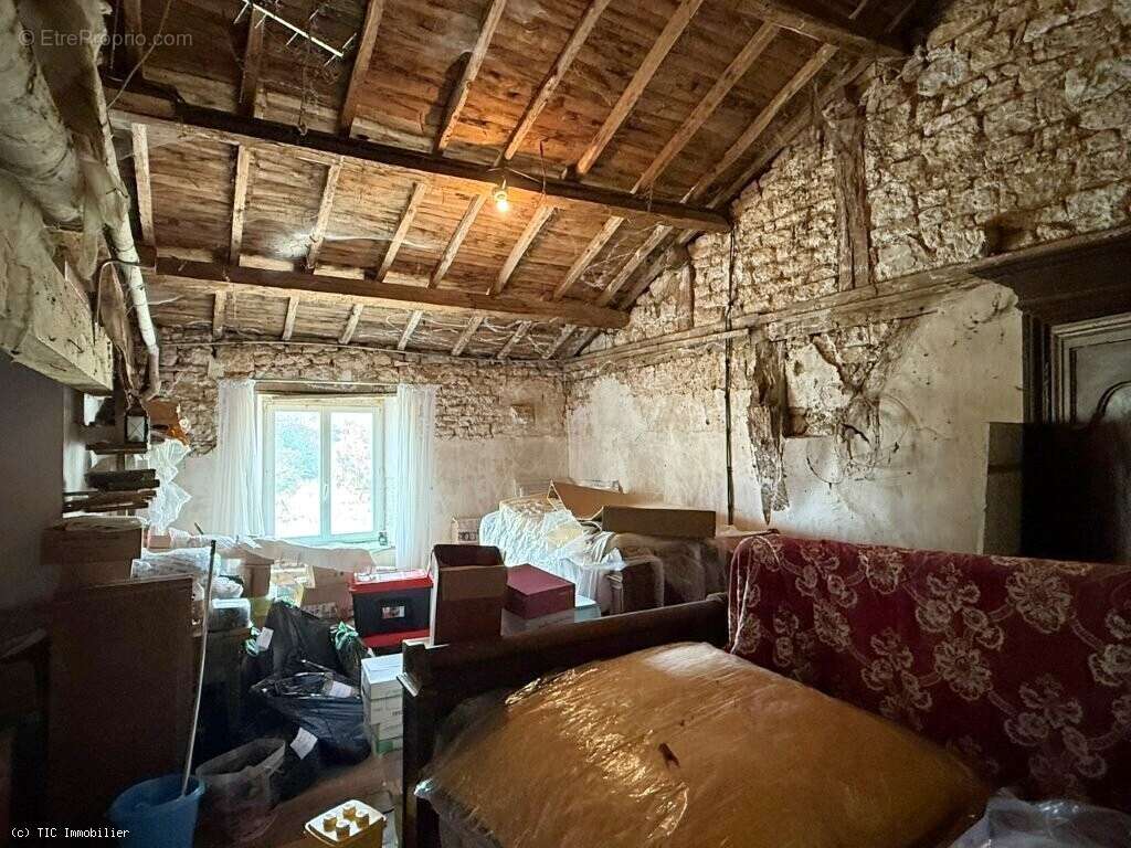 Maison à SAUZE-VAUSSAIS