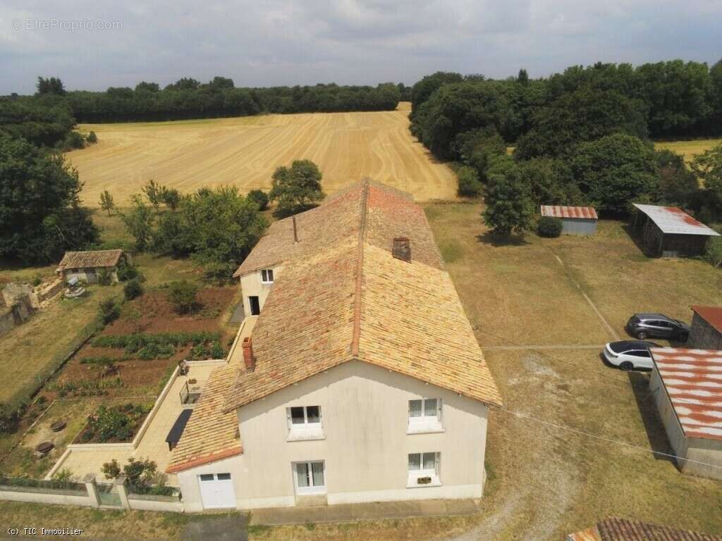 Maison à SAUZE-VAUSSAIS