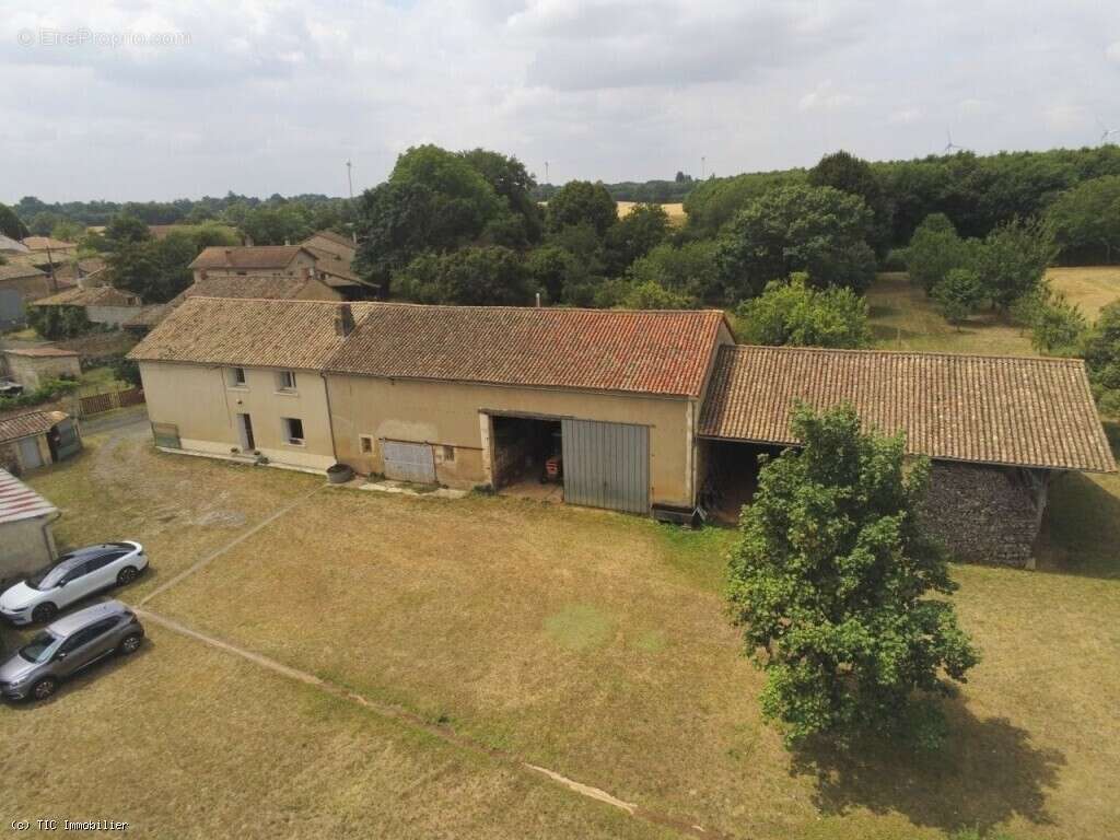 Maison à SAUZE-VAUSSAIS