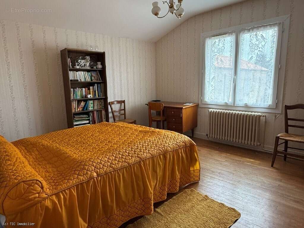 Maison à SAUZE-VAUSSAIS