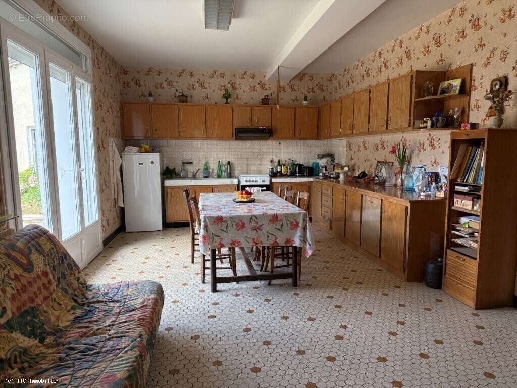 Maison à SAUZE-VAUSSAIS