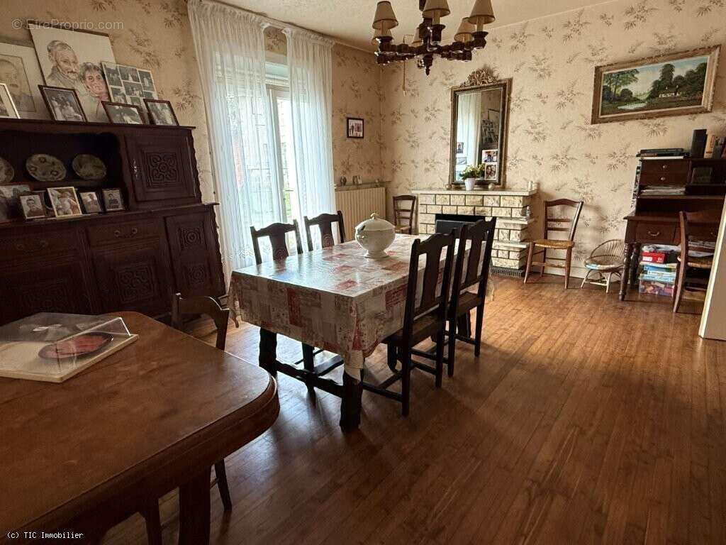 Maison à SAUZE-VAUSSAIS