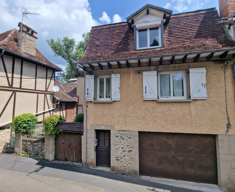 Maison à BEAULIEU-SUR-DORDOGNE