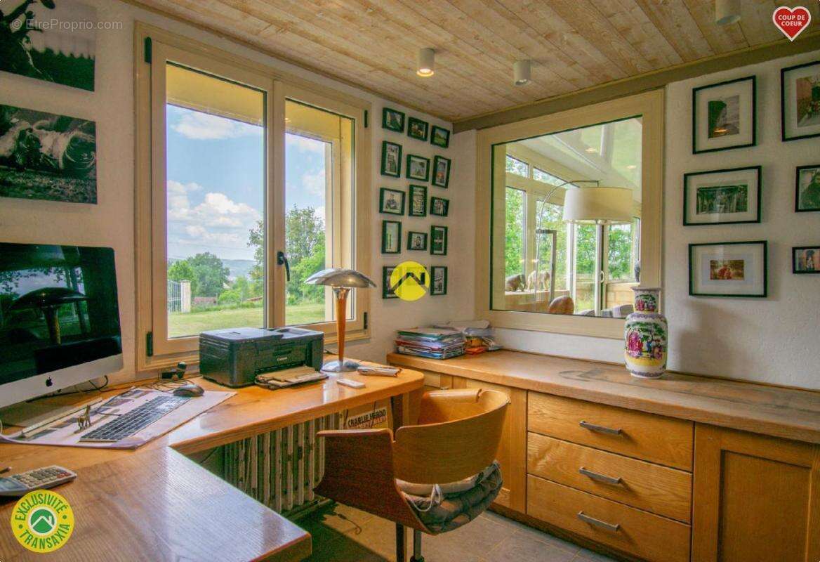 Maison à SAINT-CHAMASSY