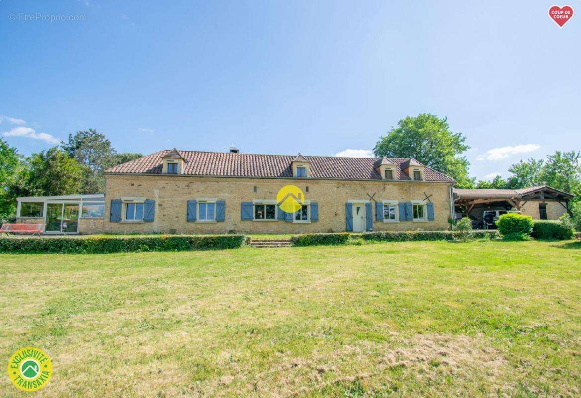 Maison à SAINT-CHAMASSY