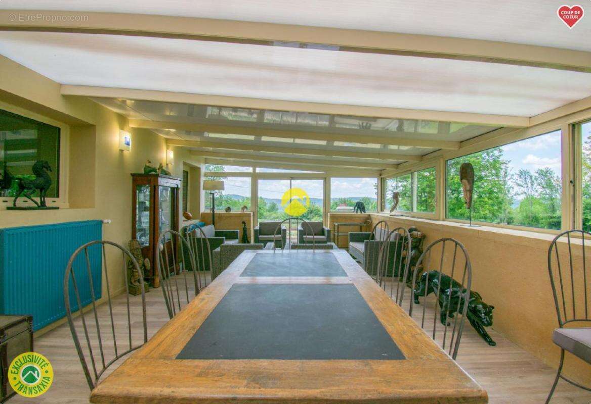 Maison à SAINT-CHAMASSY