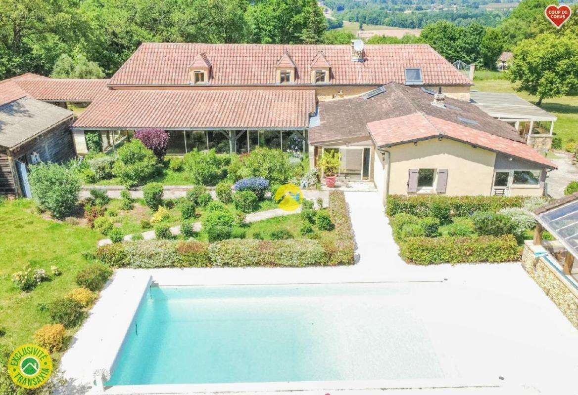 Maison à SAINT-CHAMASSY