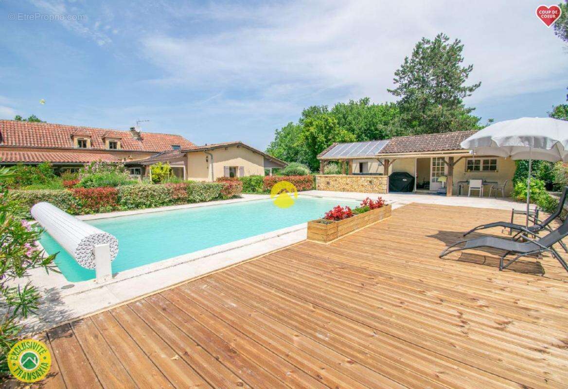 Maison à SAINT-CHAMASSY