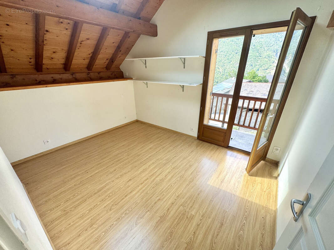 Maison à SAINT-MARTIN-DE-LA-PORTE