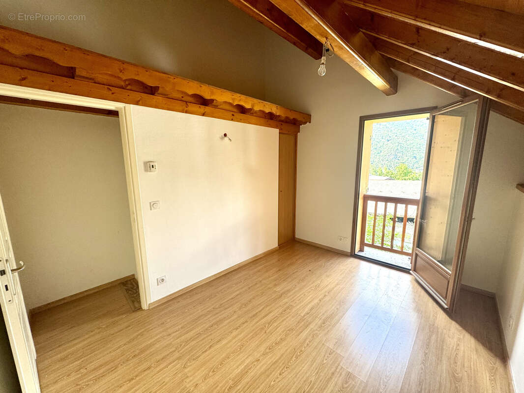 Maison à SAINT-MARTIN-DE-LA-PORTE