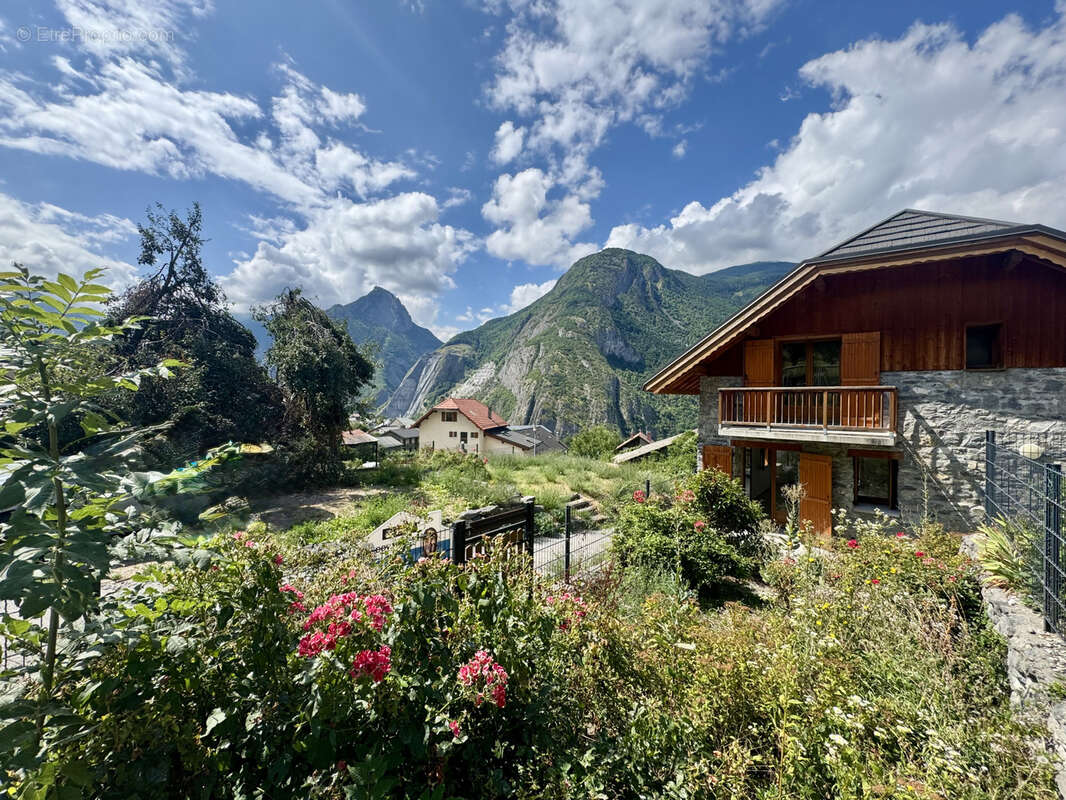 Maison à SAINT-MARTIN-DE-LA-PORTE