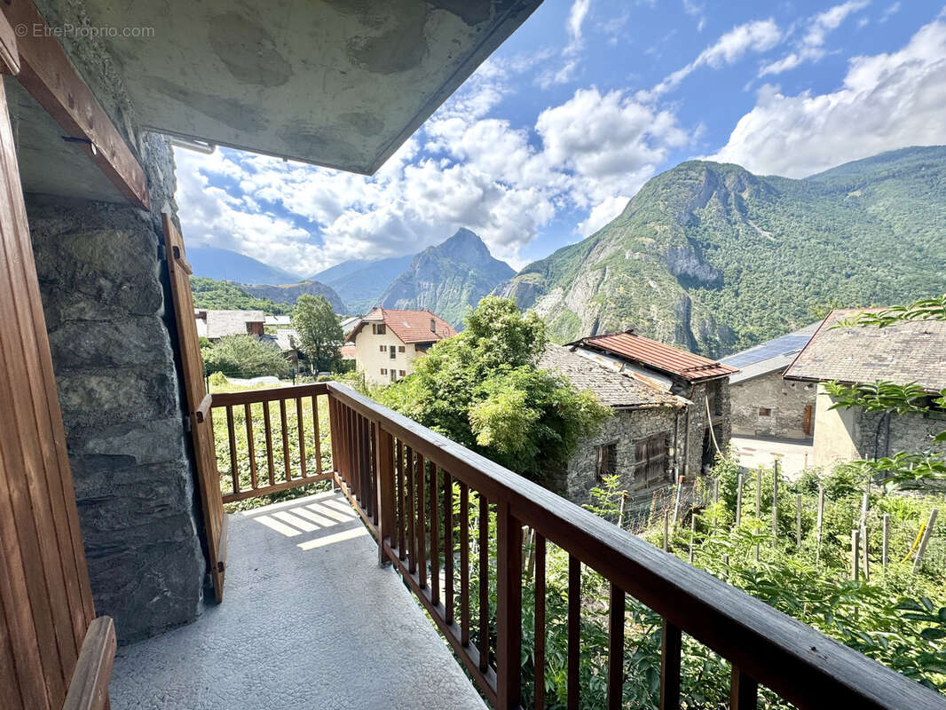 Maison à SAINT-MARTIN-DE-LA-PORTE