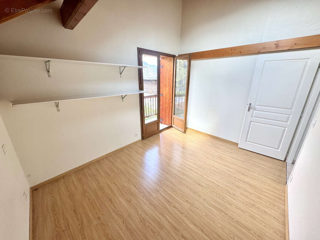 Maison à SAINT-MARTIN-DE-LA-PORTE