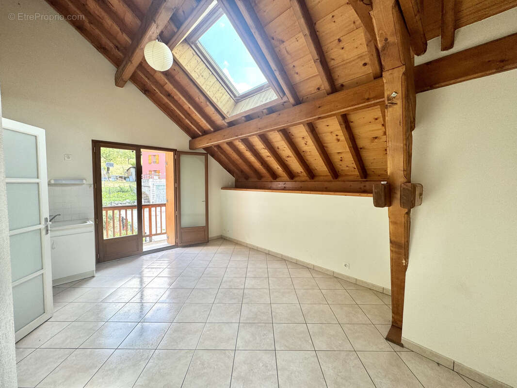 Maison à SAINT-MARTIN-DE-LA-PORTE