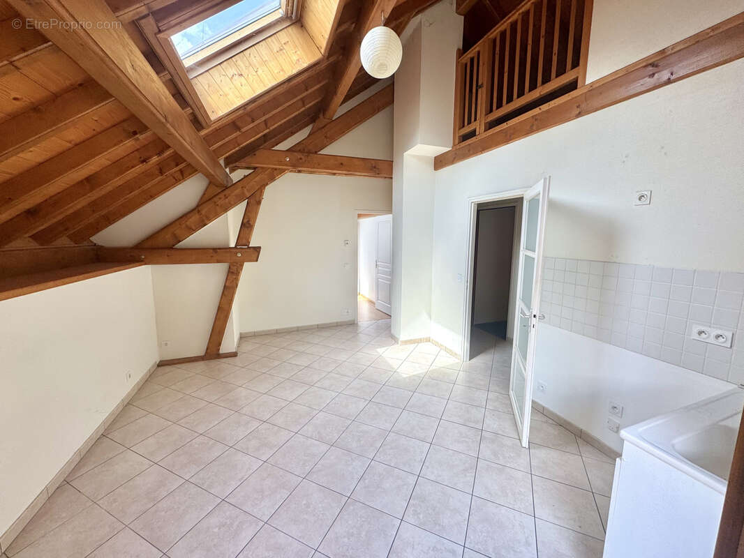 Maison à SAINT-MARTIN-DE-LA-PORTE