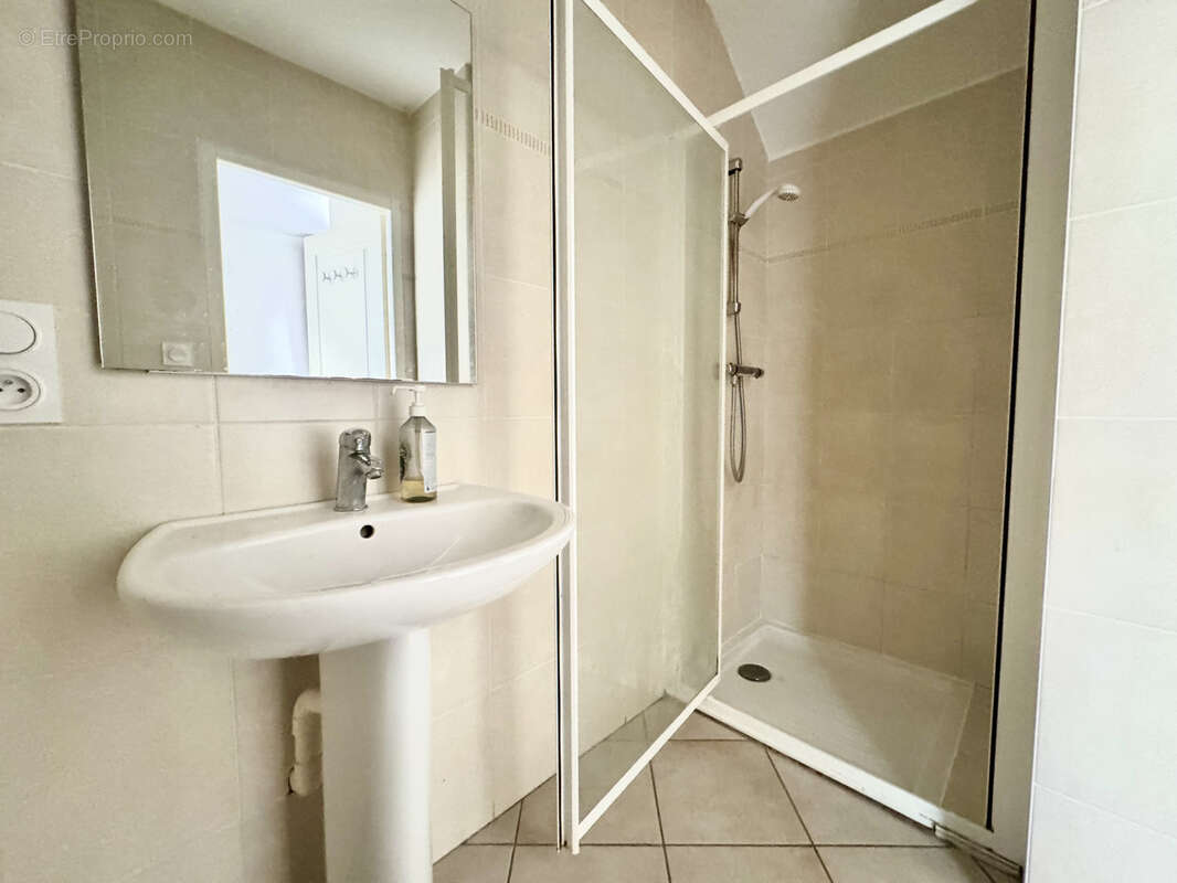 Maison à SAINT-MARTIN-DE-LA-PORTE