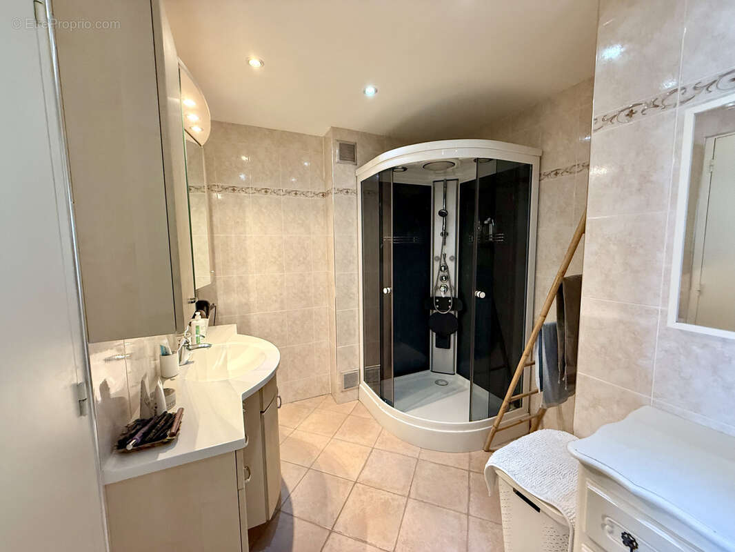 Appartement à SAINT-JEAN-DE-MAURIENNE