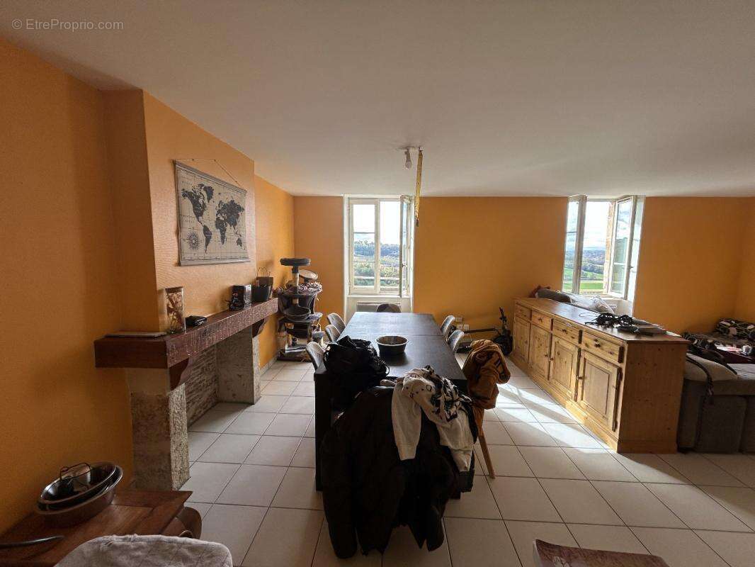 Appartement à OBJAT