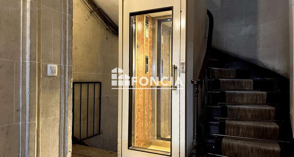 Appartement à PARIS-10E