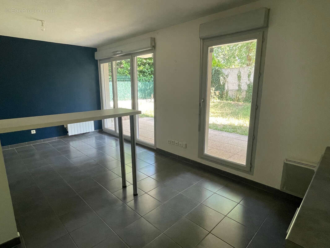 Appartement à MEYZIEU