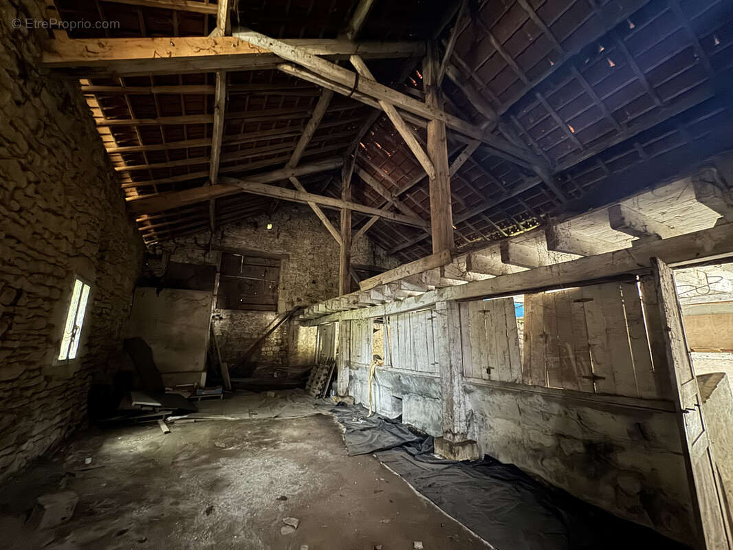 Maison à SAINT-FRONT-SUR-LEMANCE