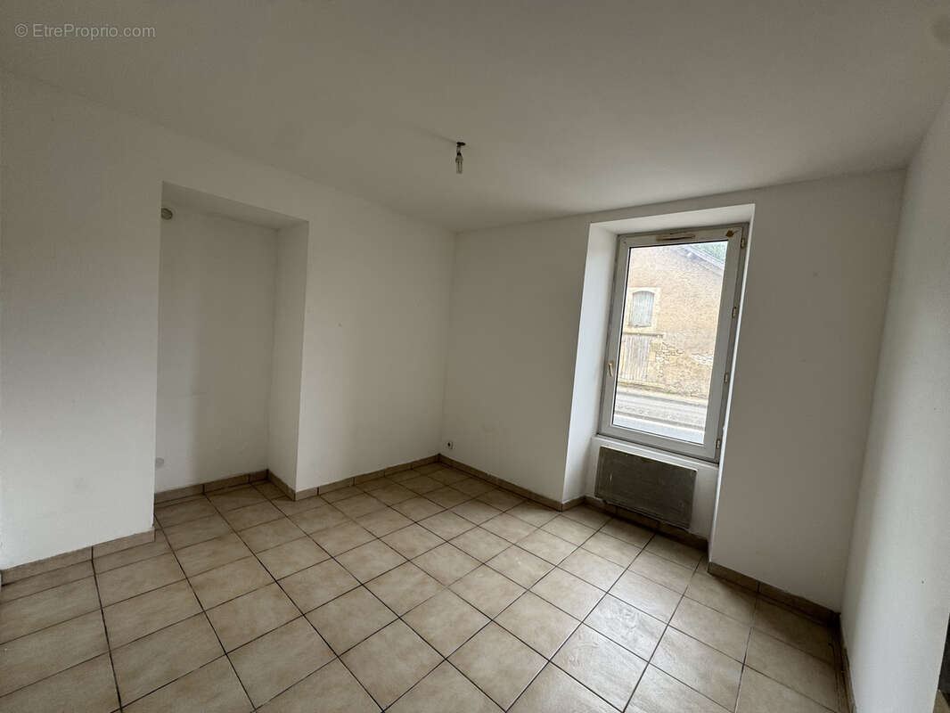 Maison à SAINT-FRONT-SUR-LEMANCE