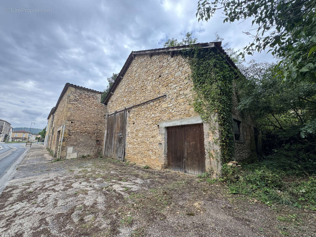 Maison à SAINT-FRONT-SUR-LEMANCE