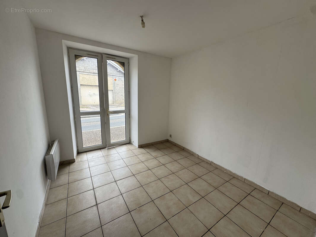 Maison à SAINT-FRONT-SUR-LEMANCE