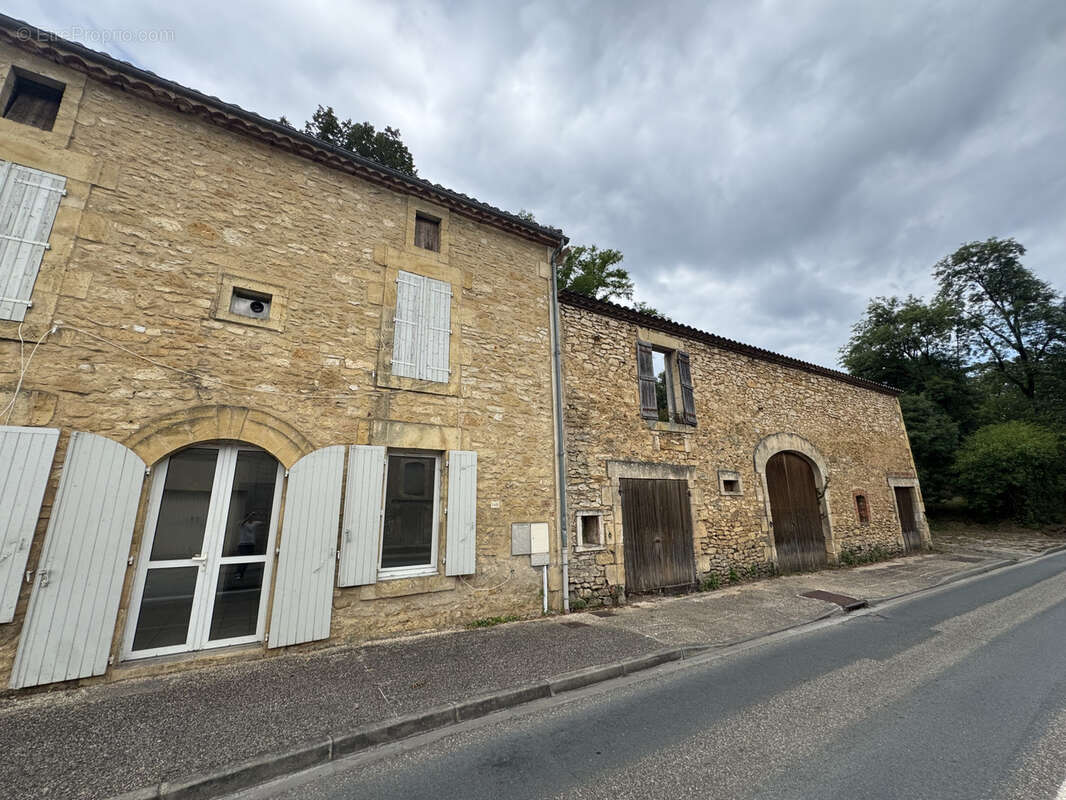 Maison à SAINT-FRONT-SUR-LEMANCE