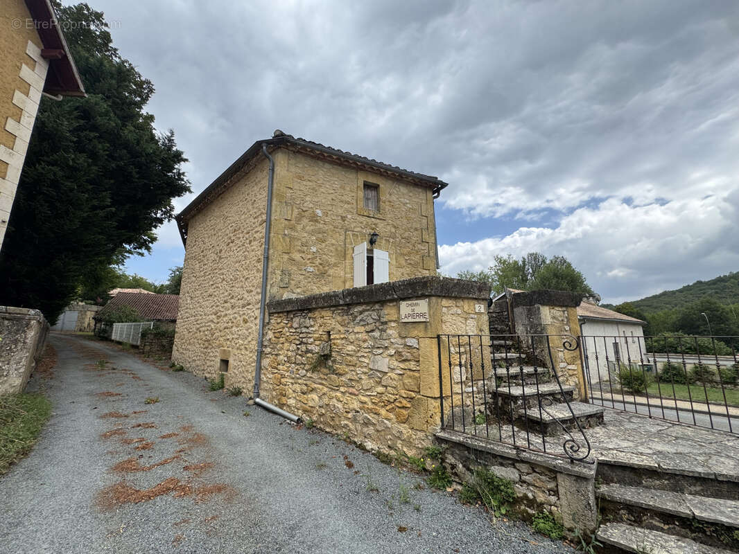 Maison à SAINT-FRONT-SUR-LEMANCE