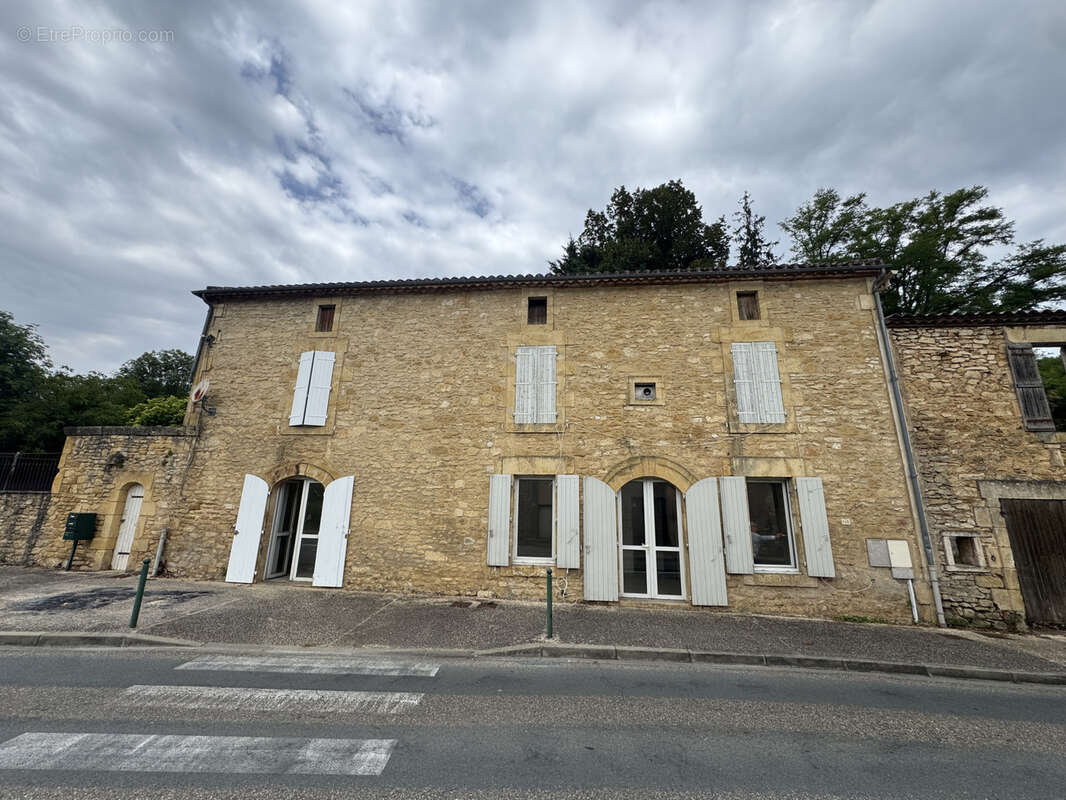 Maison à SAINT-FRONT-SUR-LEMANCE
